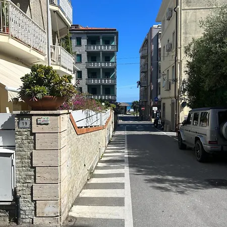 Hostdomus - Il Pesciolino Apartment Alassio